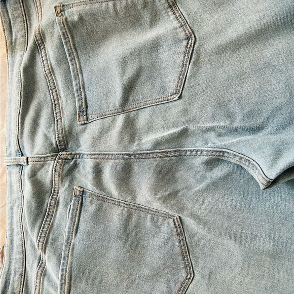 Old navy wow flare jeans. Plus - Picture 4 of 9